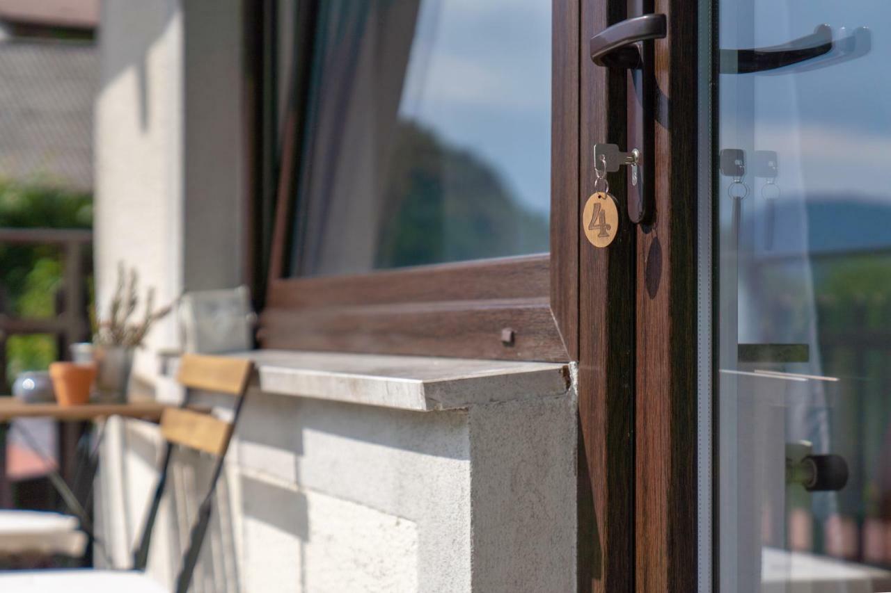The Foxhouse Hotell Tolmin Eksteriør bilde