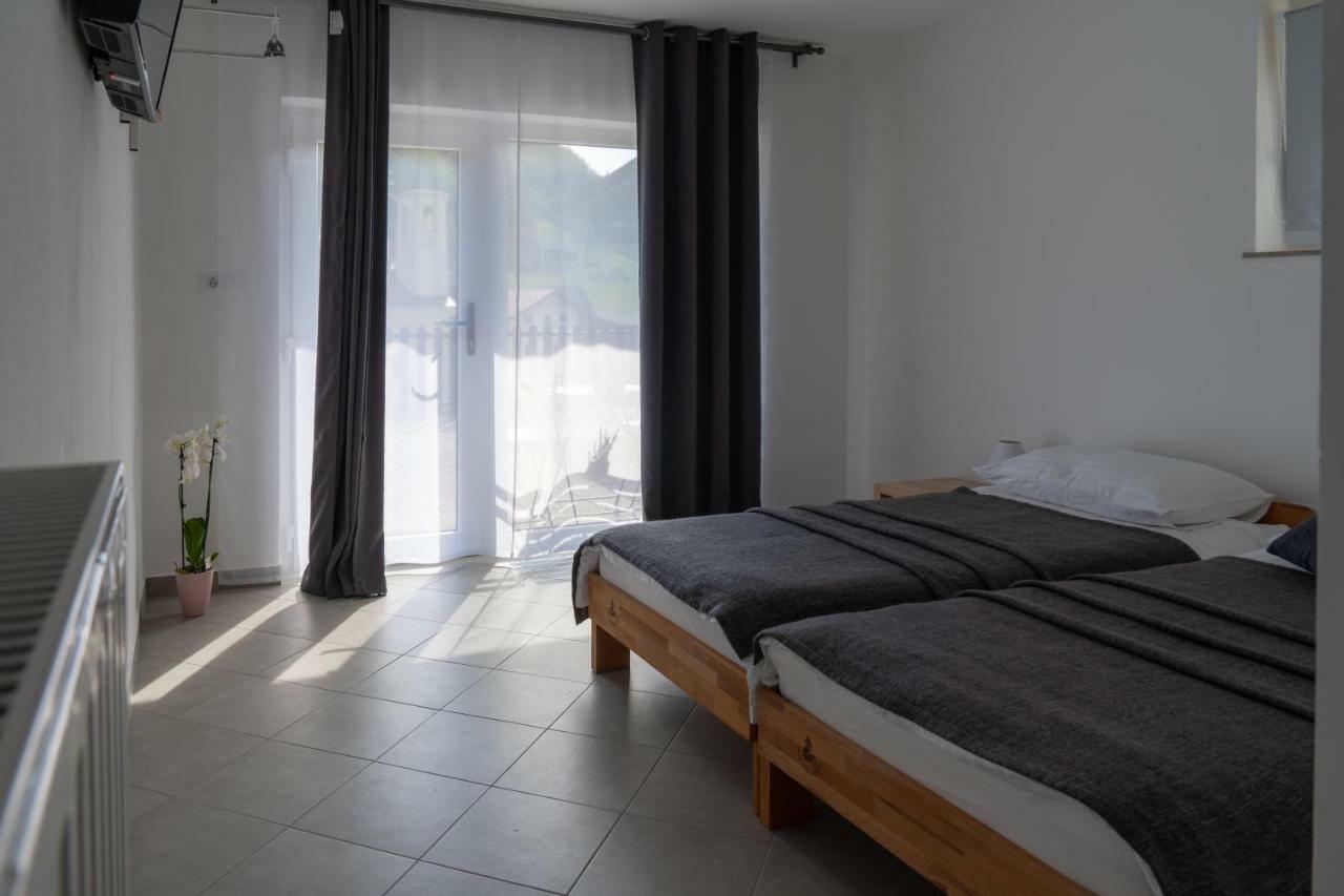 The Foxhouse Hotell Tolmin Eksteriør bilde