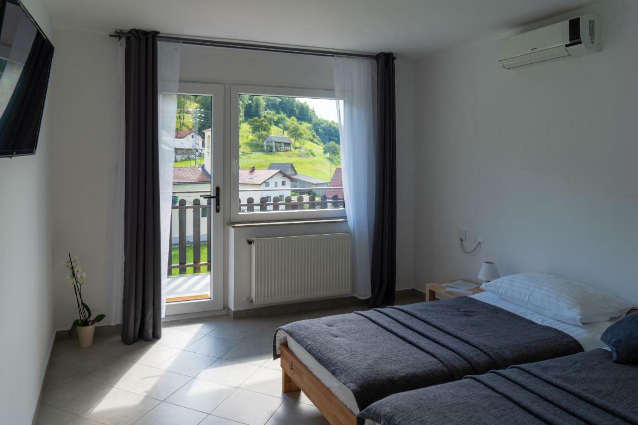 The Foxhouse Hotell Tolmin Eksteriør bilde